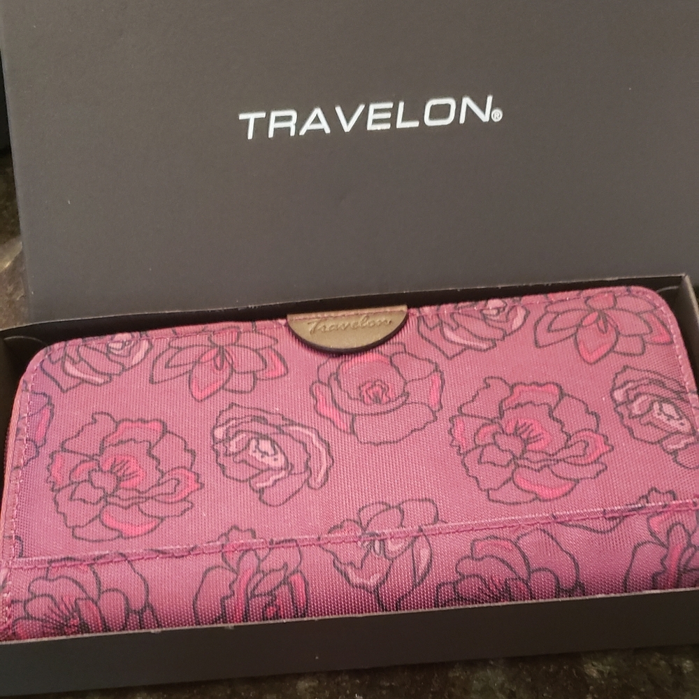 NWT Travelon RFID pink floral nylon wallet